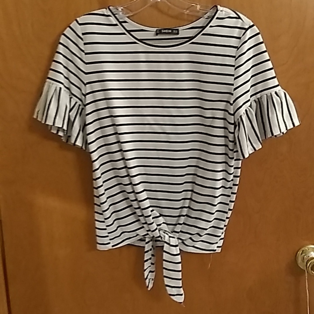 ruff-sleeve striped top